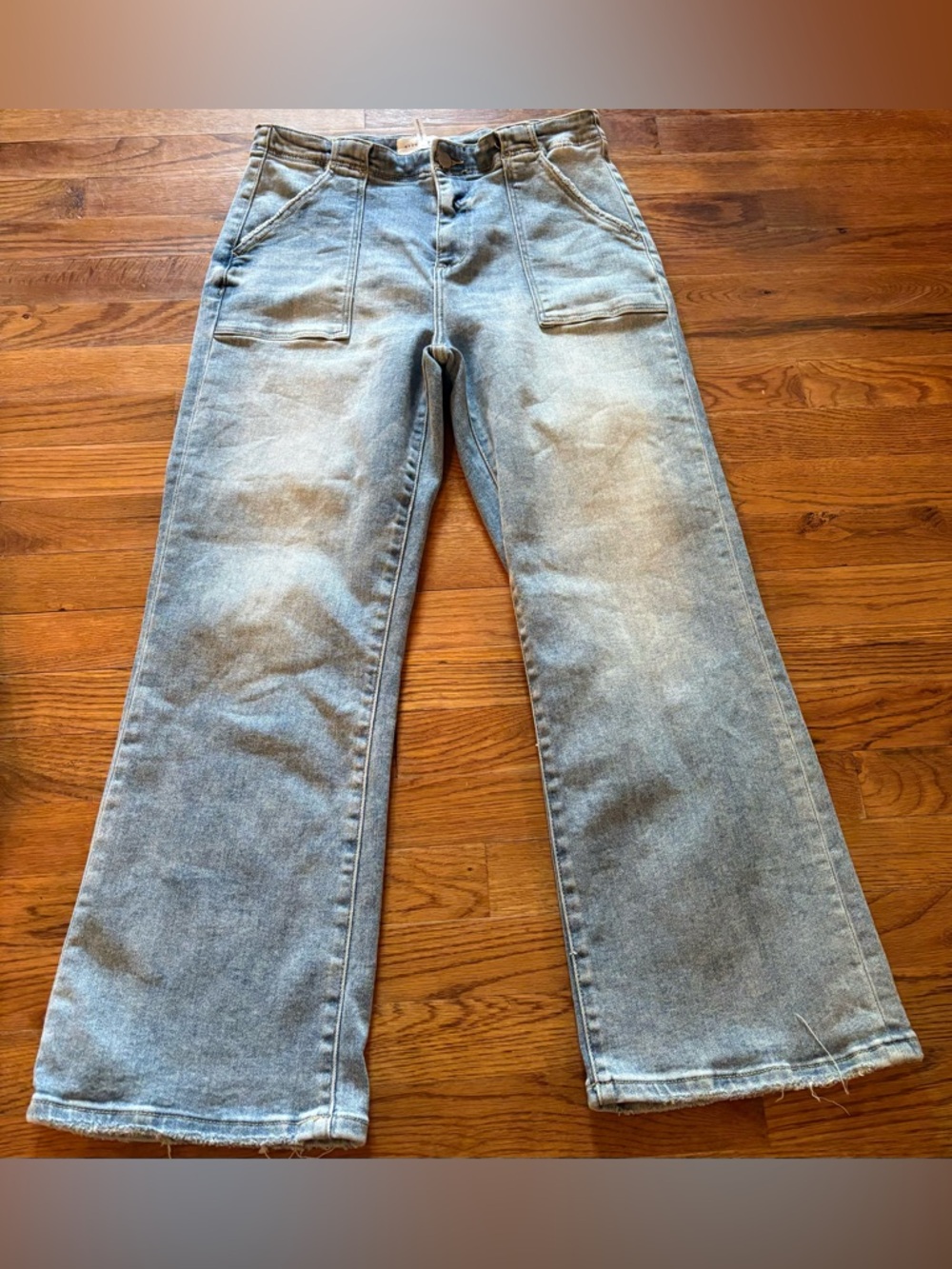 Risen Wide Leg Lightly Distressed Women’s Jeans size 11/30, EUC